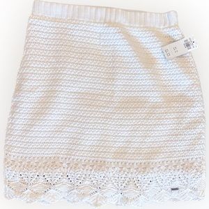 Woven NWT Hollister White Skirt SZ M